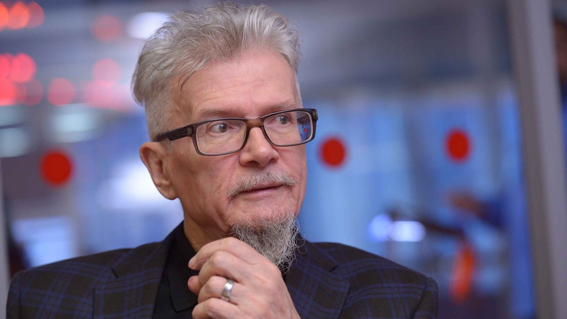 «Старый пират Эдуард Лимонов». Дискуссия