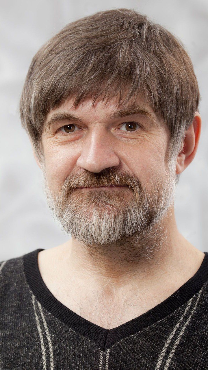 Михаил Попов